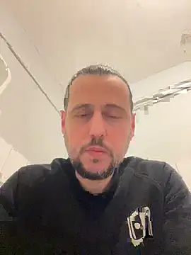 Snapshot of paleron34 chatting on March 18, 9:15 pm paleron34 online show from March 18, 9:15 pm