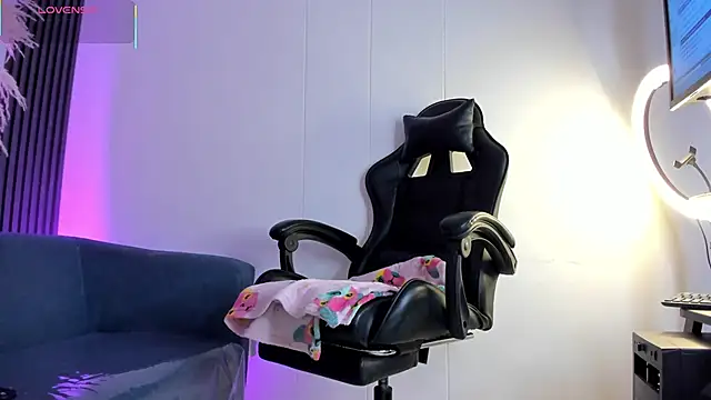 ShaunaDream online show from February 23, 4:58 am