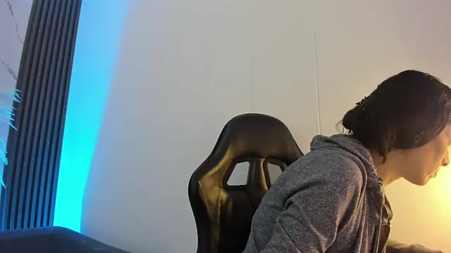 ShaunaDream online show from March 12, 5:24 am