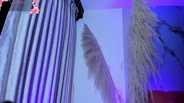 ShaunaDream online show from November 16, 4:39 am