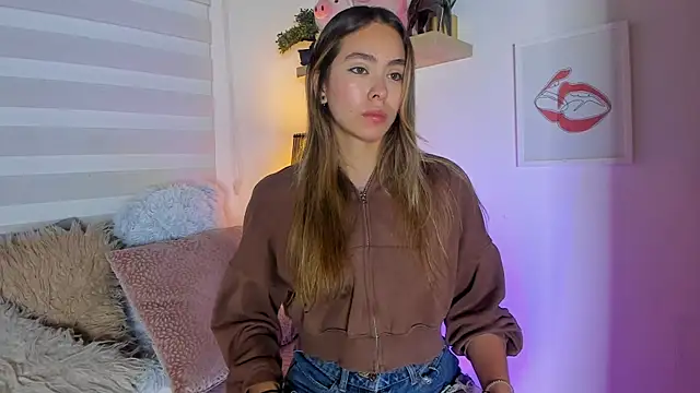 sara madrid online show from May 3, 12:09 pm