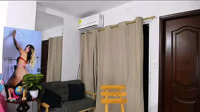 zou quira online show from February 13, 1:49 am