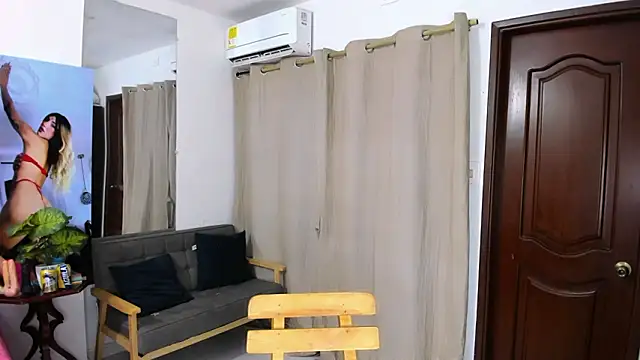 zou quira online show from February 22, 12:51 pm