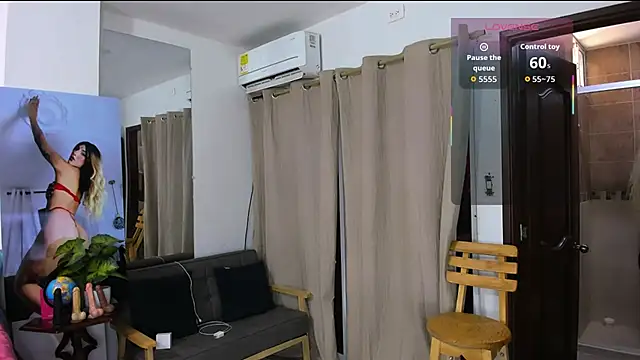 zou quira online show from February 10, 1:21 pm