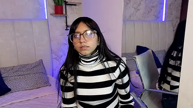 VioletxBloom online show from January 17, 7:39 pm