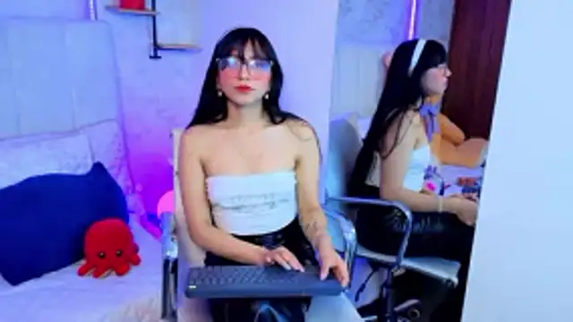 VioletxBloom online show from January 15, 8:01 pm