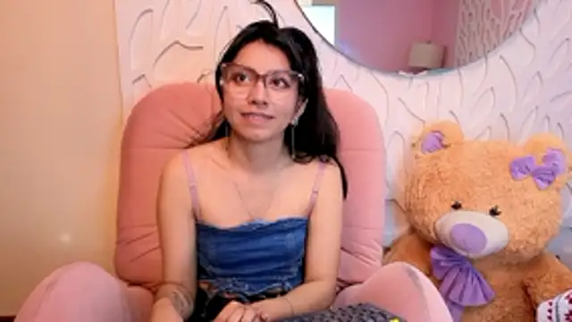 VioletxBloom online show from April 7, 12:07 pm