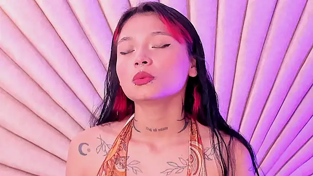 EmaDuff online show from October 3, 11:45 am