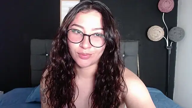 nicolee 8 online show from October 8, 1:34 pm