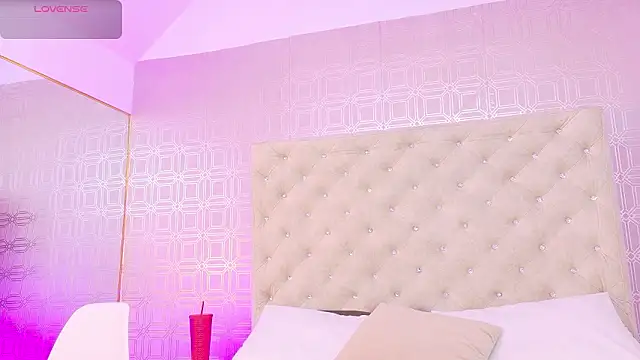 Snapshot of Samanta_Isel chatting on February 4, 3:12 am Samanta Isel online show from February 4, 3:12 am