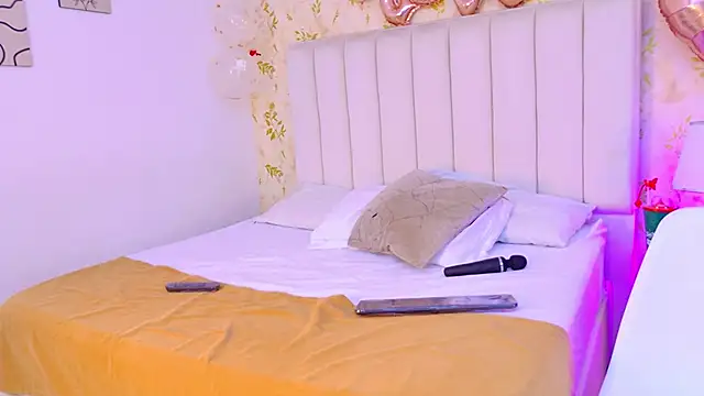 Snapshot of Samanta_Isel chatting on February 12, 3:17 am Samanta Isel online show from February 12, 3:17 am