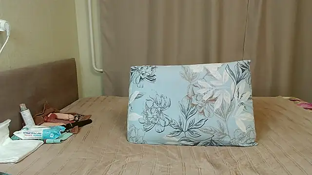 MermaidCurves online show from February 19, 8:06 pm