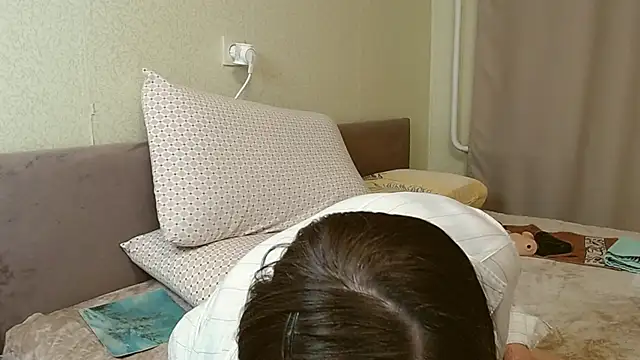 MermaidCurves online show from November 4, 9:07 pm