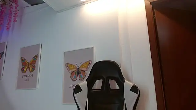 Snapshot of Sofia_Tanaka chatting on September 22, 12:11 pm Sofia Tanaka online show from September 22, 12:11 pm