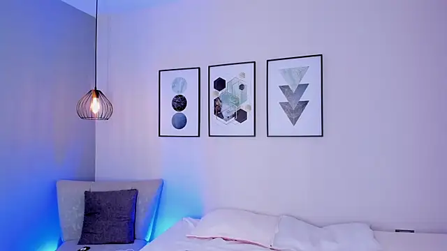 AmbarEvans  online show from October 31, 12:13 pm