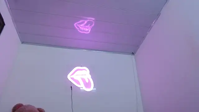 valerii fox 69 online show from December 3, 5:08 am