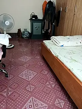 Moona heny online show from November 2, 10:37 pm