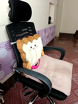 Moona heny online show from April 10, 11:50 am