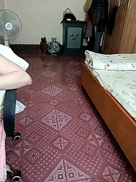 Moona heny online show from November 9, 2:54 pm