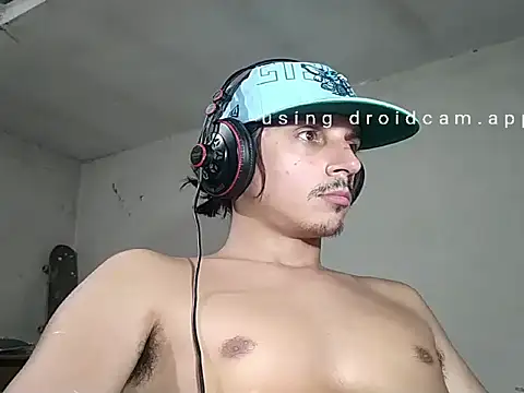 Snapshot of papito20cm chatting on January 14, 4:27 am papito20cm online show from January 14, 4:27 am