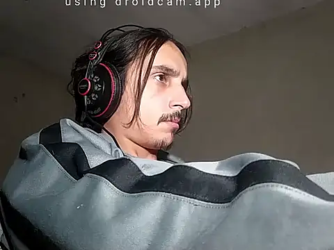 Snapshot of papito20cm chatting on December 17, 6:29 am papito20cm online show from December 17, 6:29 am