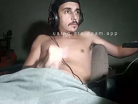 Snapshot of papito20cm chatting on December 18, 6:51 am papito20cm online show from December 18, 6:51 am