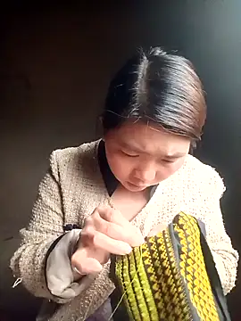 Snapshot of quynhkoolbae chatting on February 27, 12:44 am quynhkoolbae online show from February 27, 12:44 am