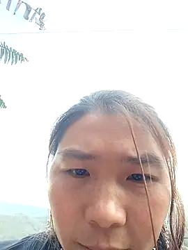 Snapshot of quynhkoolbae chatting on February 9, 8:34 am quynhkoolbae online show from February 9, 8:34 am