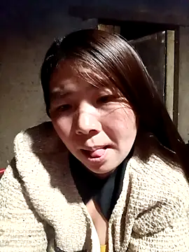 Snapshot of quynhkoolbae chatting on February 11, 12:38 pm quynhkoolbae online show from February 11, 12:38 pm