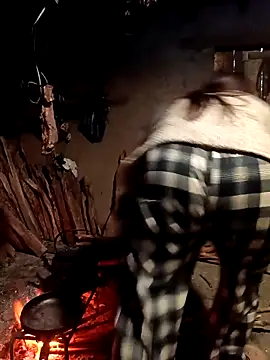 Snapshot of quynhkoolbae chatting on February 10, 11:48 pm quynhkoolbae online show from February 10, 11:48 pm