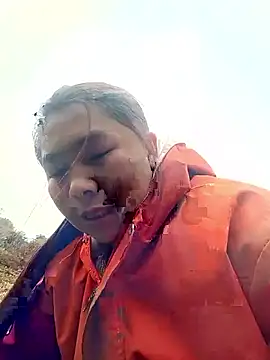 Snapshot of quynhkoolbae chatting on February 20, 1:13 am quynhkoolbae online show from February 20, 1:13 am