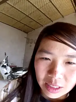 quynhkoolbae online show from December 3, 2:23 am