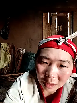 Snapshot of quynhkoolbae chatting on February 5, 8:43 am quynhkoolbae online show from February 5, 8:43 am