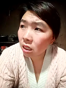 Snapshot of quynhkoolbae chatting on February 17, 1:58 am quynhkoolbae online show from February 17, 1:58 am