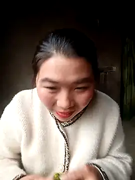 Snapshot of quynhkoolbae chatting on February 23, 1:40 am quynhkoolbae online show from February 23, 1:40 am