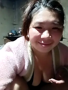 quynhkoolbae online show from May 11, 1:23 pm