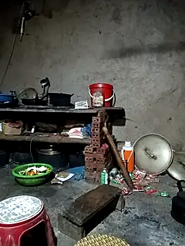 quynhkoolbae online show from March 29, 1:13 pm