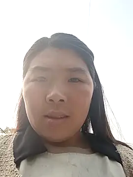 quynhkoolbae online show from April 15, 1:44 am