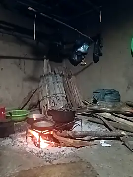 quynhkoolbae online show from April 1, 11:45 pm