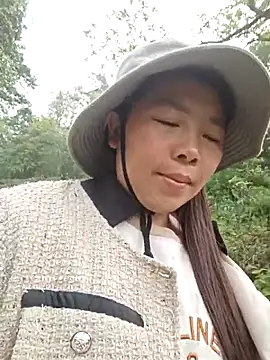 quynhkoolbae online show from April 14, 1:10 am