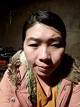 quynhkoolbae online show from January 10, 1:39 pm