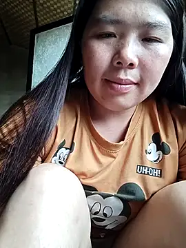 quynhkoolbae online show from April 18, 7:00 am