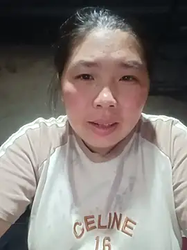 Snapshot of quynhkoolbae chatting on July 2, 5:35 am quynhkoolbae online show from July 2, 5:35 am
