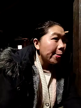 Snapshot of quynhkoolbae chatting on February 6, 1:12 am quynhkoolbae online show from February 6, 1:12 am