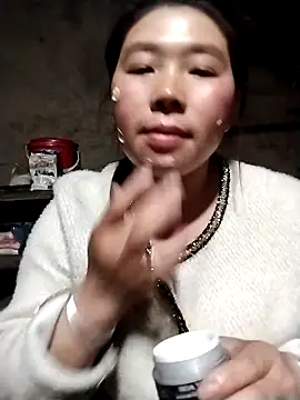 quynhkoolbae online show from March 9, 2:09 pm