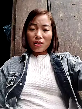 Snapshot of Annaacutee chatting on November 7, 6:51 am Annaacutee online show from November 7, 6:51 am