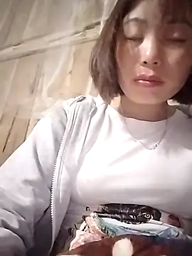 Snapshot of Annaacutee chatting on December 3, 1:10 pm Annaacutee online show from December 3, 1:10 pm