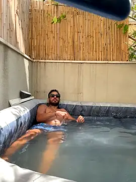 husbandandwifetobe online show from September 26, 10:33 am