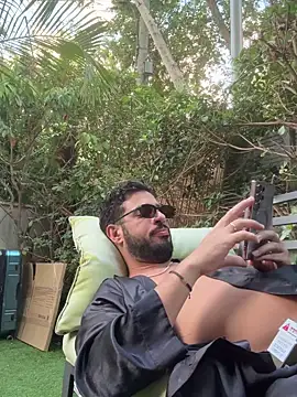 husbandandwifetobe online show from October 2, 4:05 am