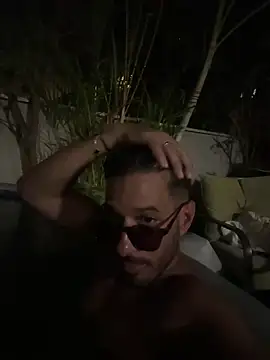 husbandandwifetobe online show from September 12, 6:29 pm